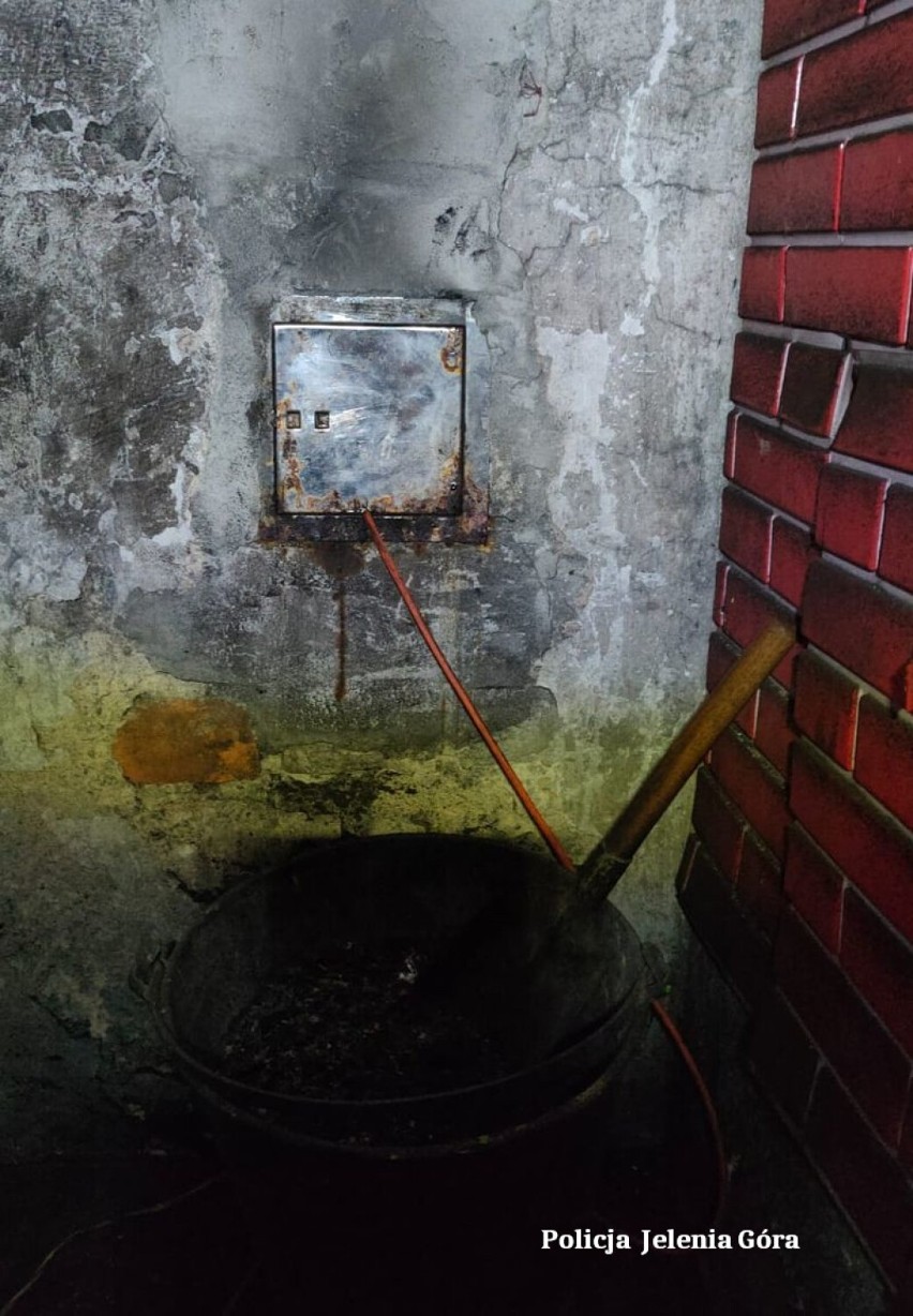 Jelenia Góra: 47-latek miał nielegalna instalację elektryczną - grozi mu do 5 lat więzienia!