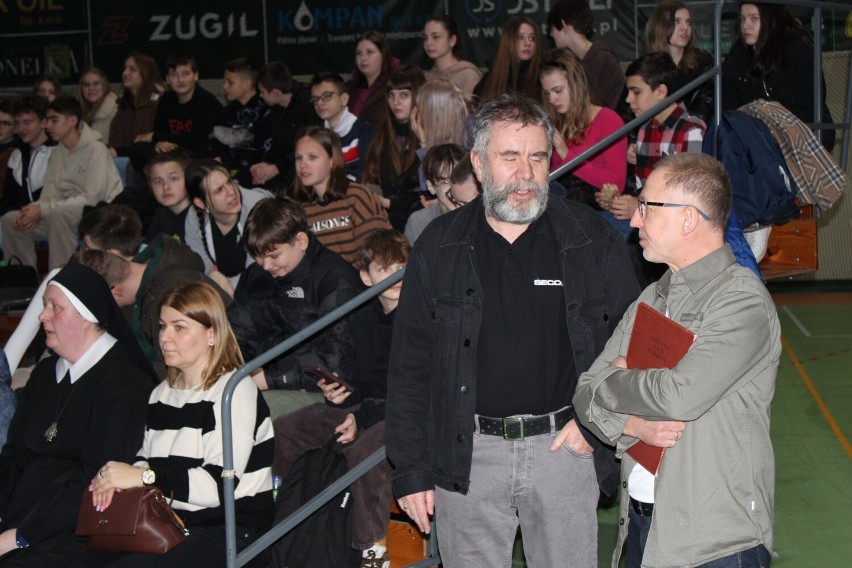 Podróżnik Marek Kamiński spotkał się z młodzieżą w Wieluniu ZDJĘCIA, WIDEO