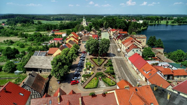 Pszczew: trzeba było odwołać Jarmark Wielkanocny i Majówkę. Powód? Zagrożenie koronawirusem. Na pociechę mamy dla was galerię Pszczewa z lotu ptaka