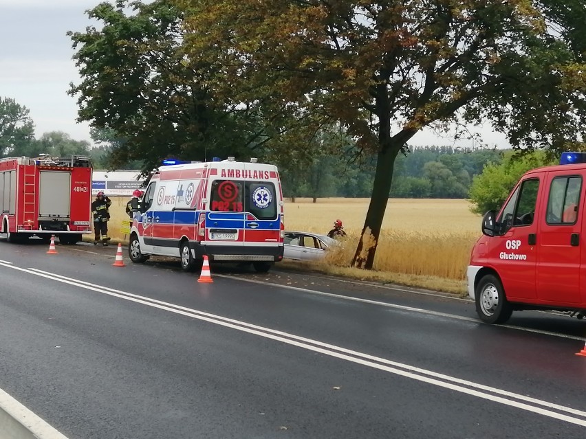 Wypadek BMW na krajowej "piątce" w okolicach Głuchowa ZDJĘCIA