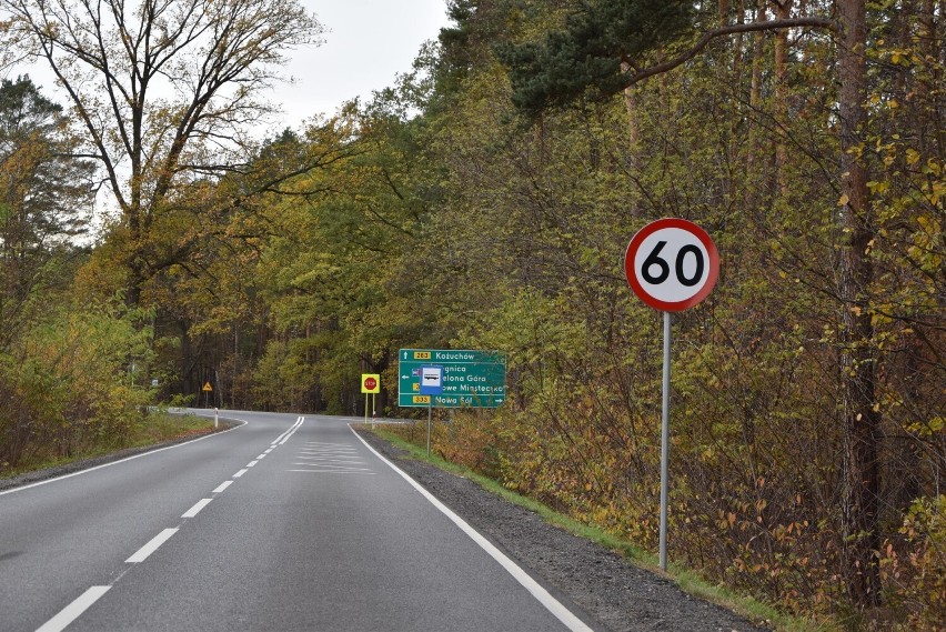 To jest skrzyżowanie dróg wojewódzkich nr 283 i 333 koło...