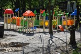 W świeckim parku zamontowano elementy placu zabaw [zdjęcia]