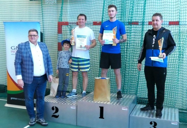 15 zawodników rywalizowało w III Turnieju Tenisa Stołowego o Puchar Wójta Gminy Inowrocław Tadeusza Kacprzaka