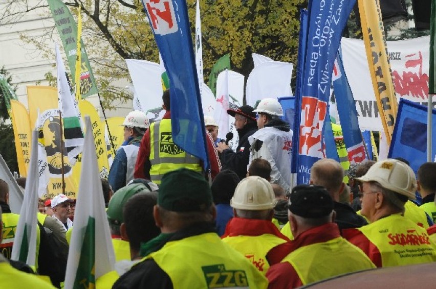 Górnicy demonstrowali przed sejmem 1 października 2014