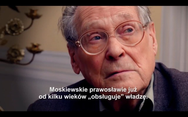 Sergiej Kowalow, urodzony 2 marca 1930 r w Seredynie-Budzie na Ukrainie, zmarł 9 sierpnia 2021 r. w Moskwie.
Rosyjski dysydent i naukowiec, trzykrotnie nominowany do Pokojowej Nagrody Nobla, więzień łagrów skazany za "propagandę i agitację antyradziecką" na 7 lat w obozach pracy w regionie permskim oraz na 3 lata wewnętrznego zesłania na Kołymie.
Krytyk tendencji autorytarnych w administracjach Borysa Jelcyna i Władimira Putina. Publicznie sprzeciwiał się militarnemu zaangażowaniu Rosji w Czeczeni.
W 2002 r. zorganizował Komisję Kowalowa – społeczne ciało dla zbadania okoliczności zamachów bombowych z 1999 r., które stały się dla Kremla pretekstem do ponownego zaatakowania Czeczeni. Członkowie Komisji Kowalowa byli szykanowani, a jeden z nich został skrytobójczo zamordowany, kolejny - otruty talem. W 2014 r., w związku z aneksją Krymu, Kowalow zaapelował w liście otwartym do społeczności międzynarodowej o powstrzymanie rosyjskiej ekspansji na Ukrainie.