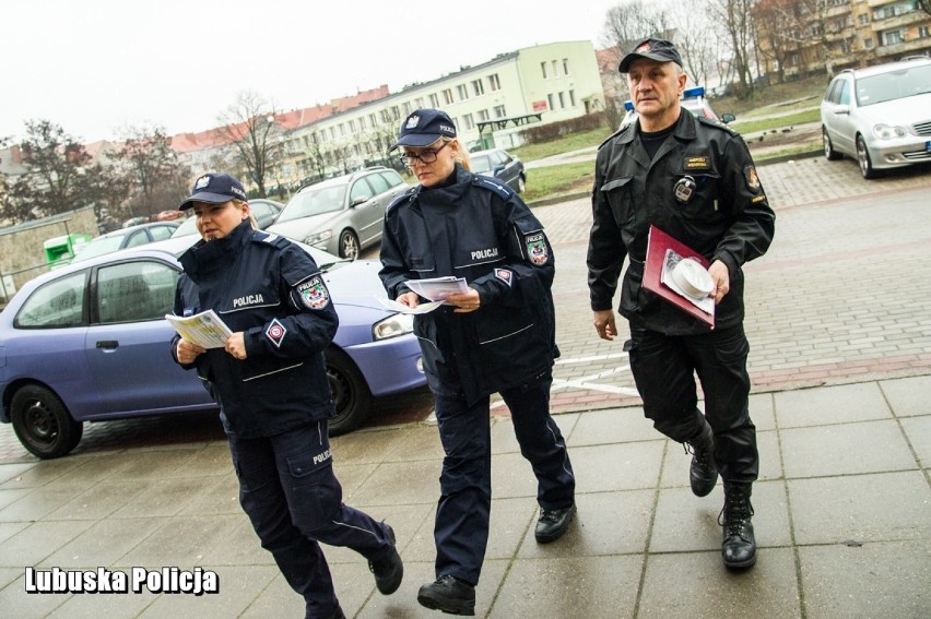 Gorzowscy policjanci przypominają, by w czasie świąt nie...