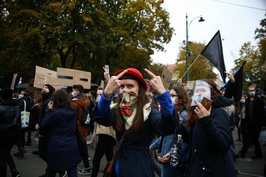 Protest pod krakowską kurią