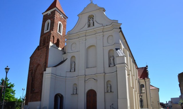 W Wielkim Tygodniu spowiedź od Wielkiego Poniedziałku do Wielkiej Środy do południa w godzinach od 6.00 rano do godz. 11.00 i popołudniu od godz. 15.00 – do godz. 19.00; W Wielki Czwartek i w Wielki Piątek spowiedź od godziny 6.00 rano do godz. 11.00 i popołudniu od godz. 15.00 do 17.00. W Wielką Sobotę spowiedź tylko do południa od godz. 8.00 do godz. 12.00! Pamiętajmy o przygotowaniu się do tego sakramentu przez rachunek sumienia i nie odkładajmy spowiedzi na ostatnią chwilę, ale wykorzystajmy wyznaczone godziny sprawowania sakramentu pokuty w  Sanktuarium. W pierwszy i drugi dzień świąt sakrament pokuty nie będzie sprawowany!