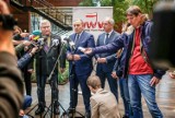 Wybory samorządowe 2018 w Gdańsku. Szef Platformy Obywatelskiej Grzegorz Schetyna spotkał się z Lechem Wałęsą w ECS