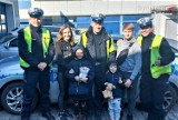 Rodzinie uciekającej z Ukrainy zepsuł się samochód. Pomogli policjanci z Bytomia