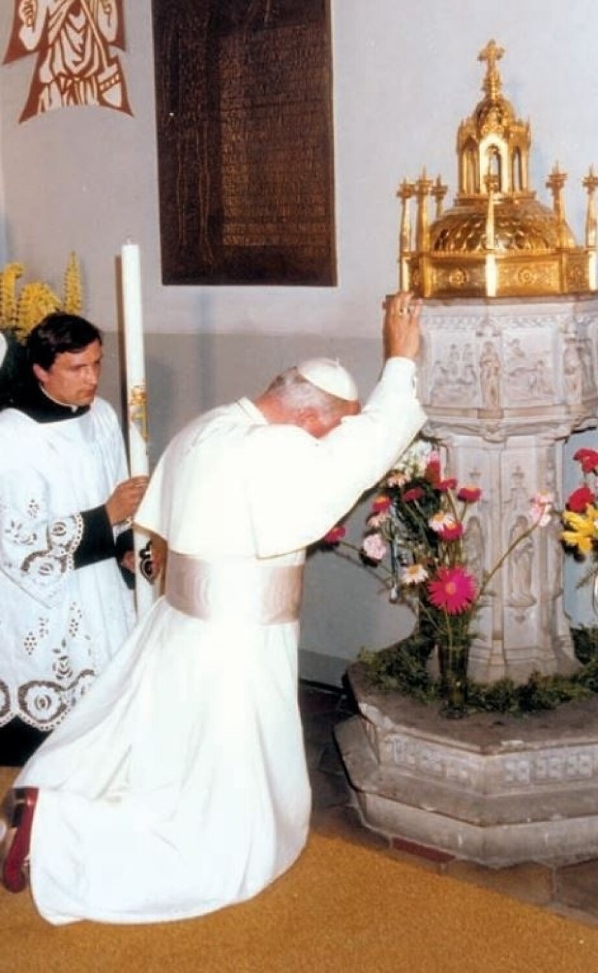 Pierwsza pielgrzymka Jana Pawła II do Polski. 1979 rok -...
