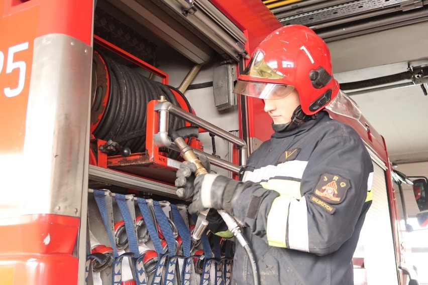 Lanca kominowa jest na wyposażeniu strażaków z JRG-1 i 2 w...
