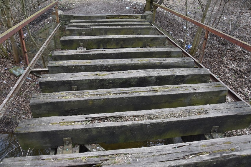 Odbudowa linii kolejowej na trasie Żnin - Szubin. Czy będzie kolidować ze ścieżką rowerową? [zdjęcia]