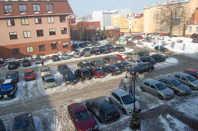 Parking za Powiślańskim Bankiem Spółdzielczym