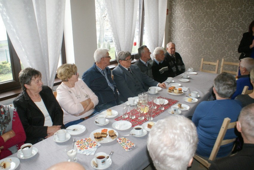 Minister Marlena Maląg spotkała się z seniorami z gminy...