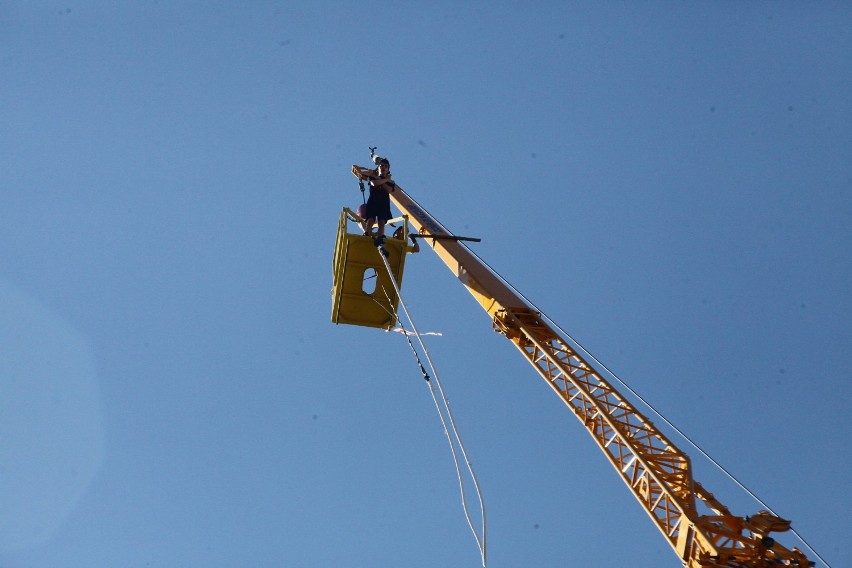 Skoki na bungee w Łodzi, Manufaktura