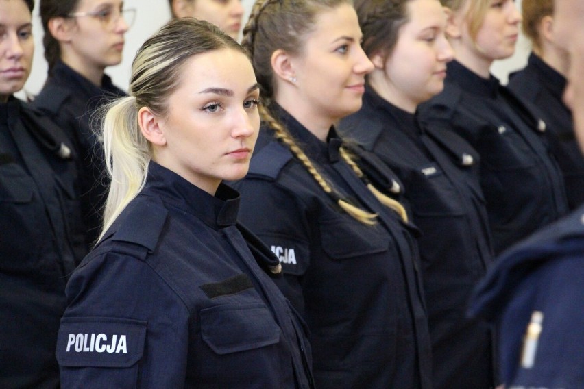 Trzech nowych policjantów zasili szeregi Komendy Powiatowej Policji w Pile 