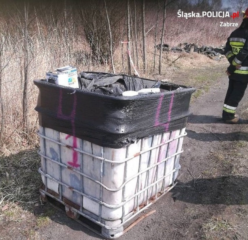 Zabrze: Nielegalnie składował odpady w Mikulczycach. Usłyszał zarzuty. ZDJĘCIA