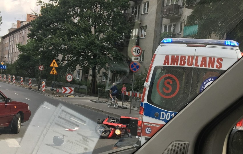 Wypadek na ulicy Wyszyńskiego we Wrocławiu [ZDJĘCIA]