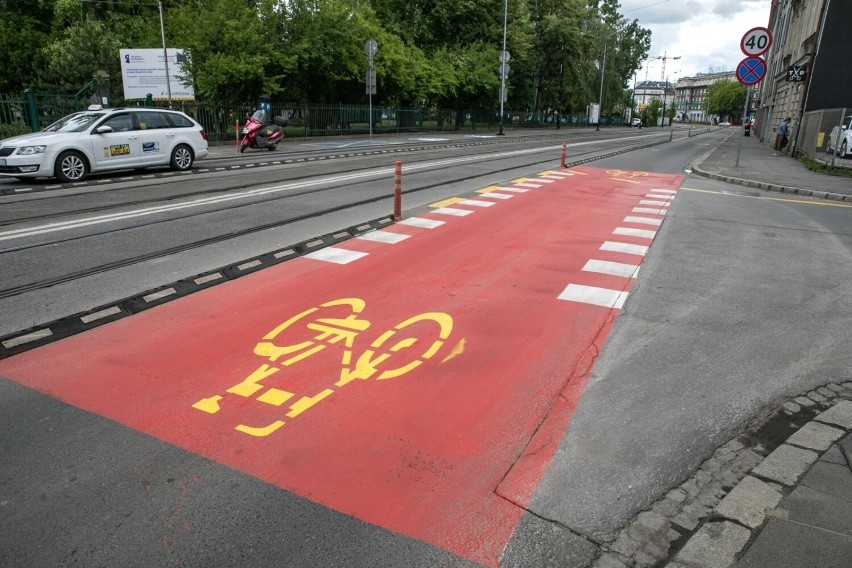 ZZM odpowiada za utrzymanie zieleni w pasach dróg dla rowerów. Polski Klub Ekologiczny Małopolska ma kilka uwag