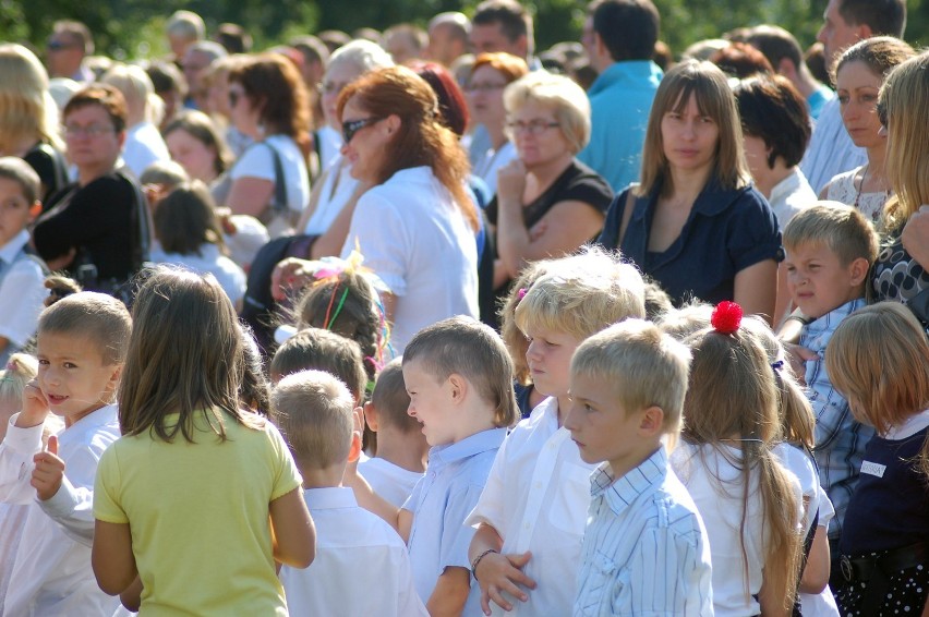 Zbąszyń. Szkoła Podstawowa. Rozpoczęcie roku [ZDJĘCIA,VIDEO]