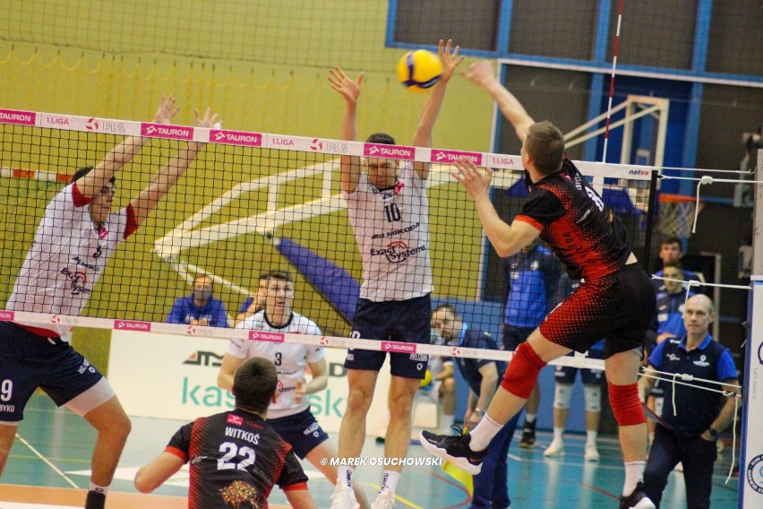 Exact Systems Norwid Częstochowa doznał nieoczekiwanej porażki z drużyną z Białegostoku. Trenerem rywali jest były zawodnika AZS-u
