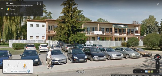 Z wykorzystaniem Google Street View - funkcji Google Maps i Google Earth, wyruszyliśmy w wirtualną podróż ulicami Tarnobrzega. Dzięki temu można się przenieść w czasie o kilka lat, kiedy to miasto zostało uwiecznione na milionach fotografii, w oparciu o które działa funkcja Google Street View. Od tamtej pory sporo się zmieniło - na pustych placach powstały sklepy i obiekty usługowe, zmieniły się elewacje budynków, niektóre przestały istnieć. Rozpoznajesz te miejsca?

KOLEJNE ZDJĘCIA NA NASTĘPNYCH SLAJDACH >>>