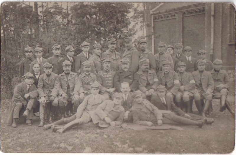 Członkowie zawierciańskiego gniazda "Sokoła" w 1920 roku.