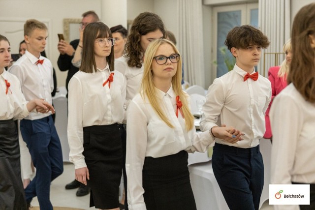 Ósmoklasiści ze Szkoły Podstawowej nr 8 w Bełchatowie bawili się na balu w restauracji Jan w Bełchatowie