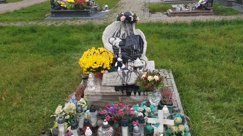 Zniszczony pomnik Dzieci Utraconych w Brzezówce. Apel policji o pilny kontakt