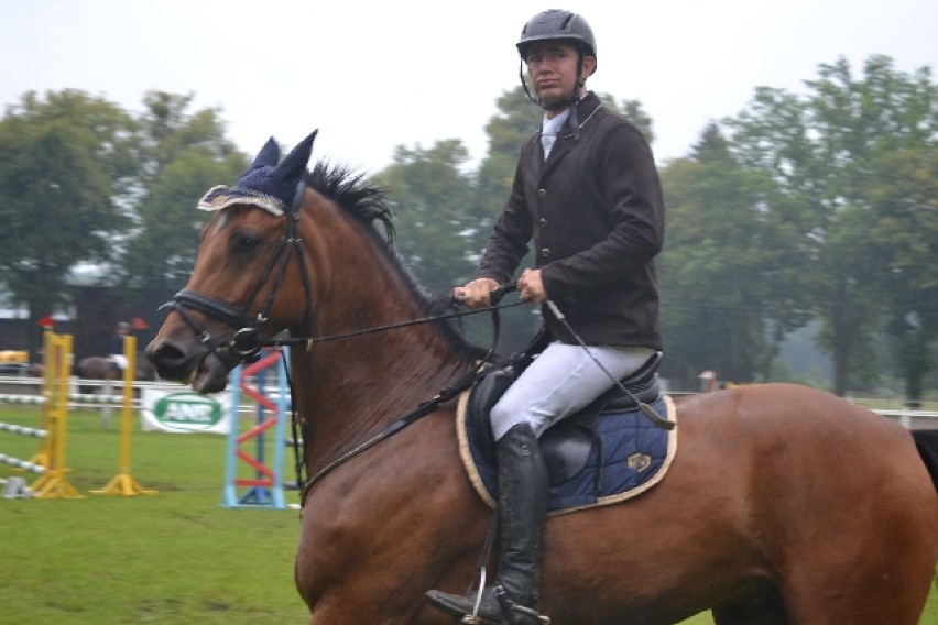 Starogard Gd. Jeźdźcy i ich rumaki w konkurencjach sportowych