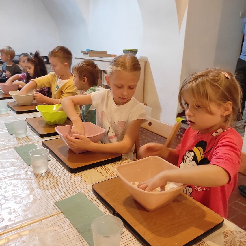Wystawa "Kłosy pełne chleba" w Muzeum Ziemi Wieluńskiej cieszy się dużym zainteresowaniem 