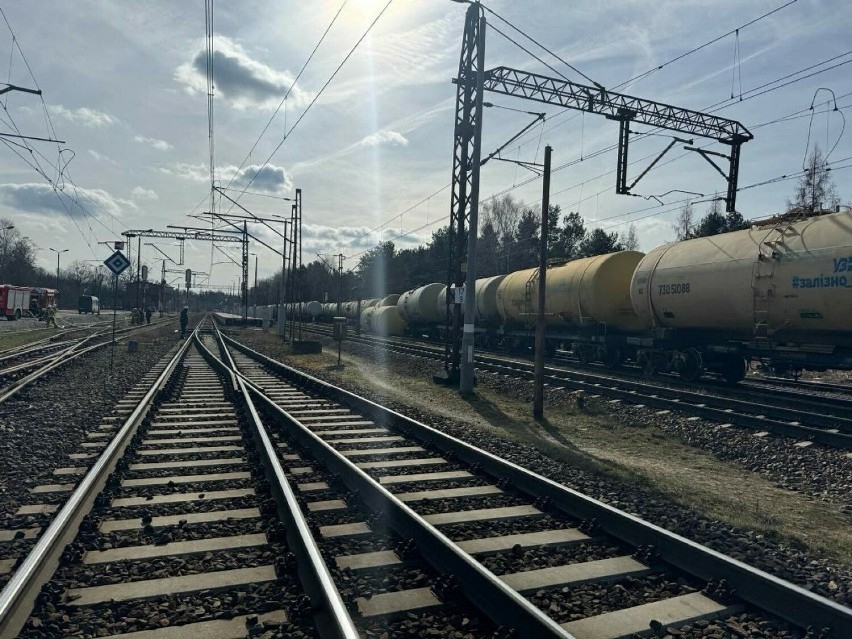 Wypadek cysterny z paliwem lotniczym na kolei pod Oleśnicą...