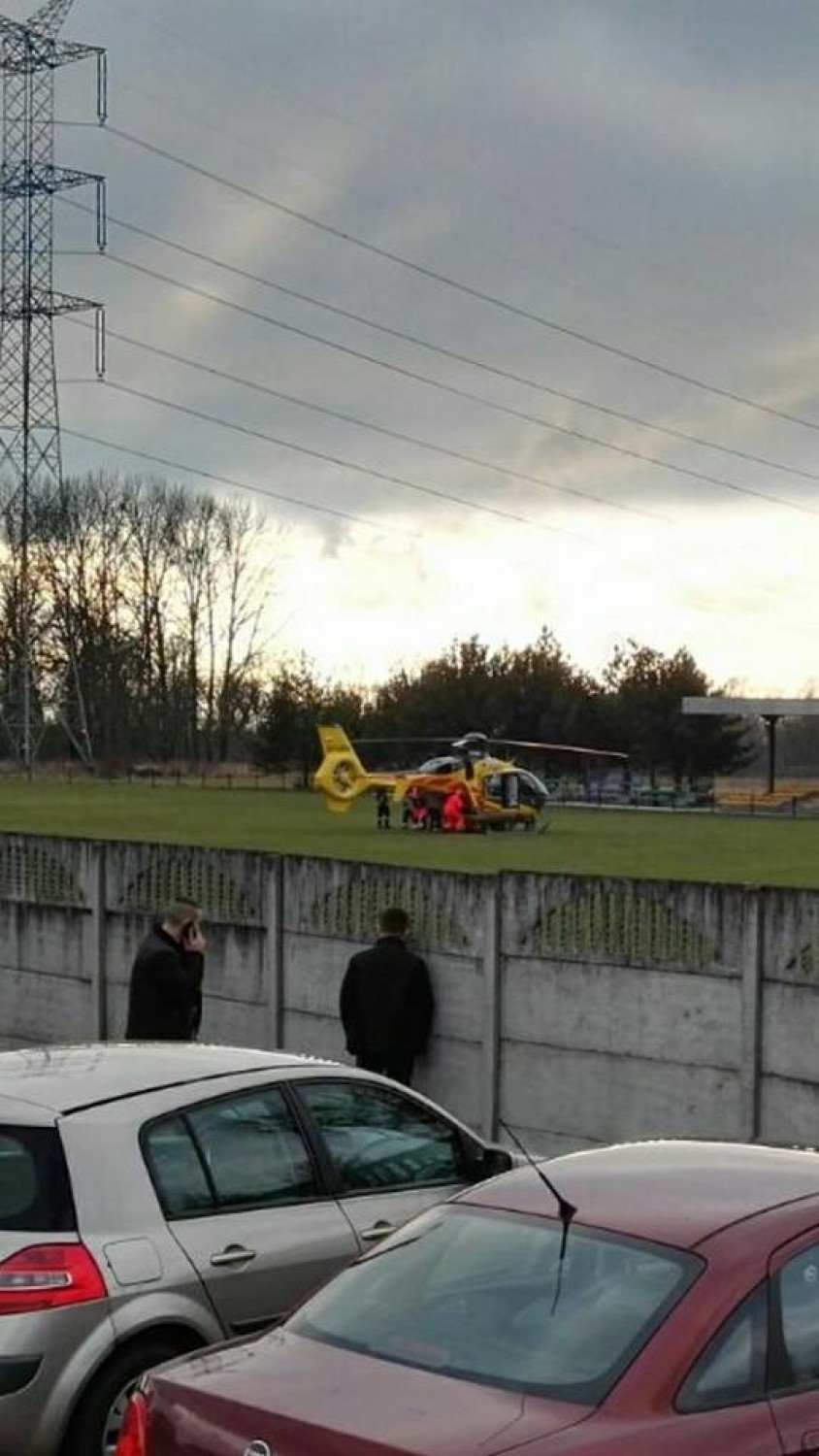 Łaziska: Helikopter lądował na boisku. Ratownicy przylecieli...