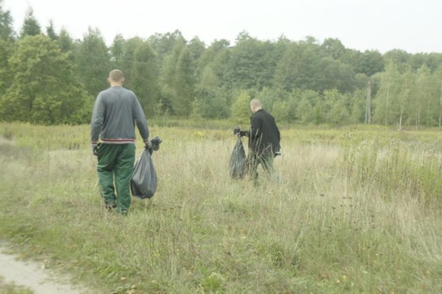 Więźniowie z Zakładu Karnego w Kwidzynie wzięli udział w tegorocznym Sprzątaniu Świata