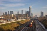 Utrudnienia na kolei w Warszawie. Nowy rozkład jazdy pociągów KM i SKM. Zmiany dotyczą aż 37 pociągów