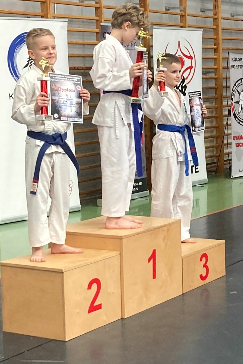 Kaliszanie na Mistrzostwach Polski Okręgu Centralnego w karate. ZDJĘCIA