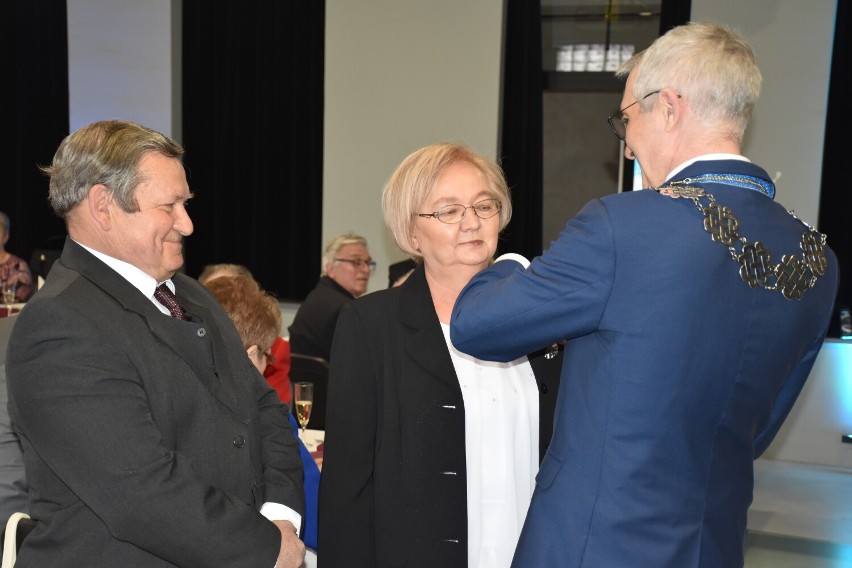 Złote Gody w Pleszewie. Pół wieku wspólną kroczą drogą,...