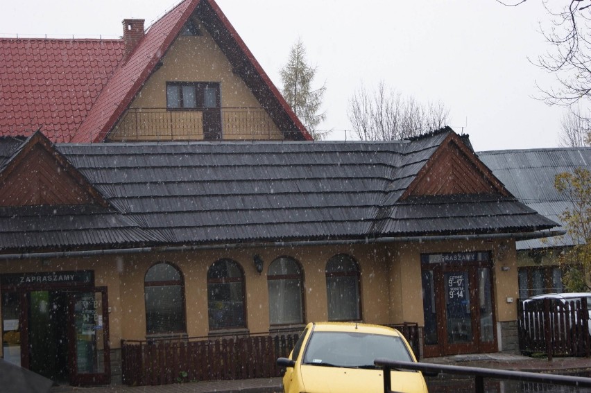 Zakopane: W mieście pada pierwszy śnieg w sezonie 2012/13 [FOTO]