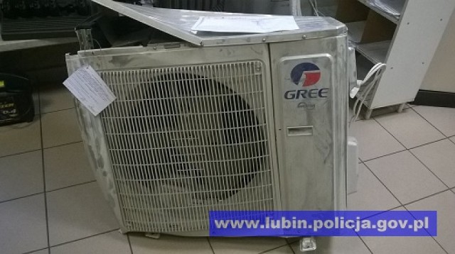 Policja Lubin: Chciał ukraść klimatyzator. W nocy 5 czerwca funkcjonariusze lubińskiej policji przyłapali na gorącym uczynku mężczyznę, który próbował ukraść klimatyzator. Grozi mu do 5 lat więzienia.