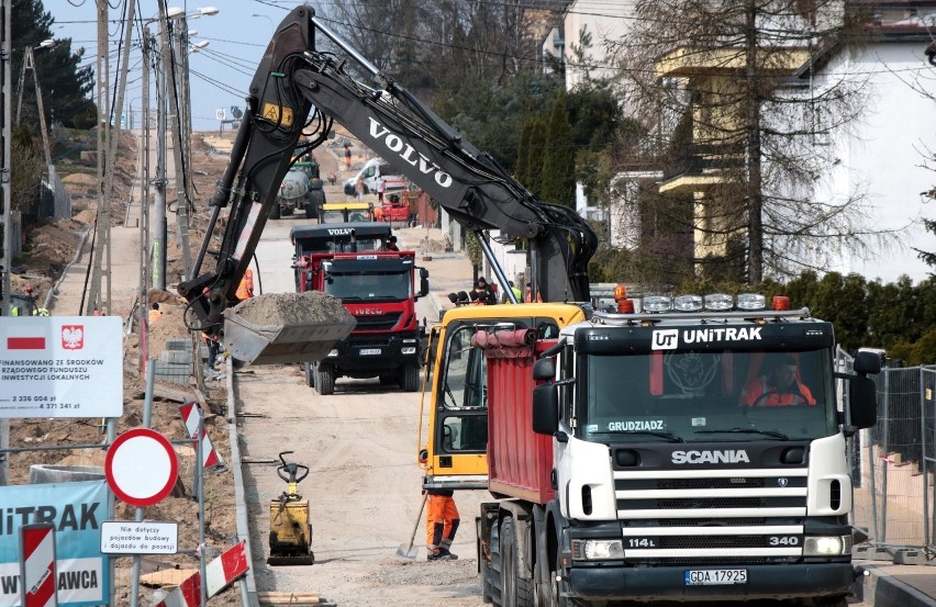 Roboty miały skończyć się pod koniec roku 2020, a trwają...