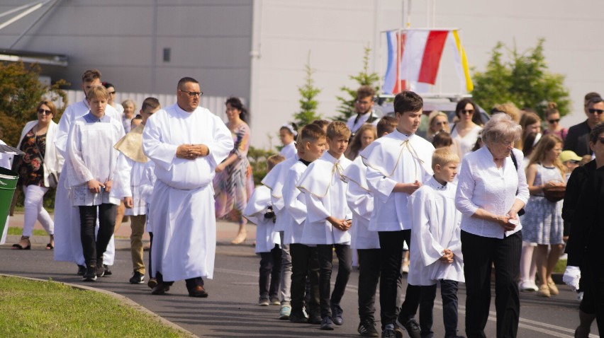 Procesja Bożego Ciała w Inowrocławiu ruszyła sprzed świątyni...