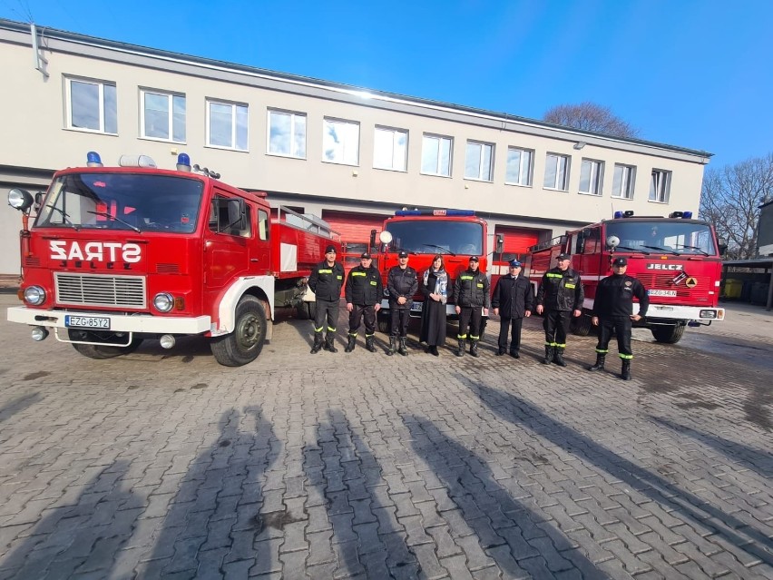 Niesamowity gest druhów z OSP - przekazali trzy wozy dla strażaków z Ukrainy ZDJĘCIA
