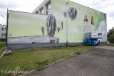 Mural "Kredy" na Szkole Podstawowej nr 5 w Stargardzie nabiera kształtów [ZDJĘCIA]