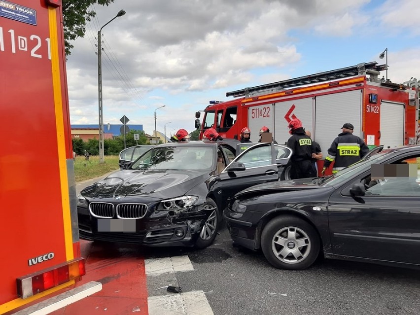 Kolizja dwóch pojazdów na Wojska Polskiego       