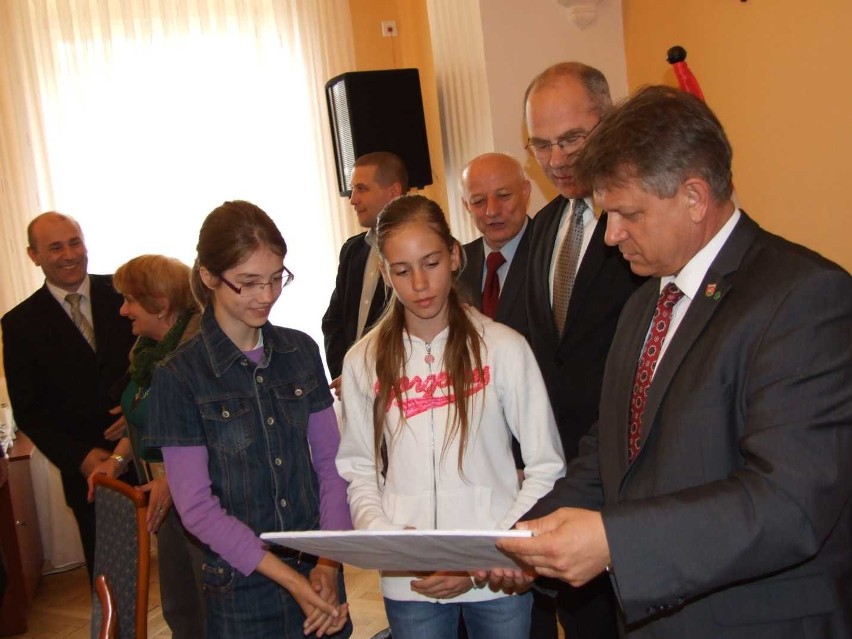 Wieluń: Uczniowie zebrali ponad pięć ton makulatury