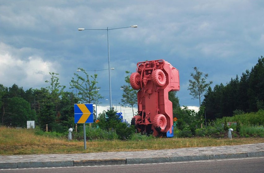 Najbrzydsze lokalne "rzeźby" na świecie. Co artysta miał na myśli? [ZDJĘCIA]