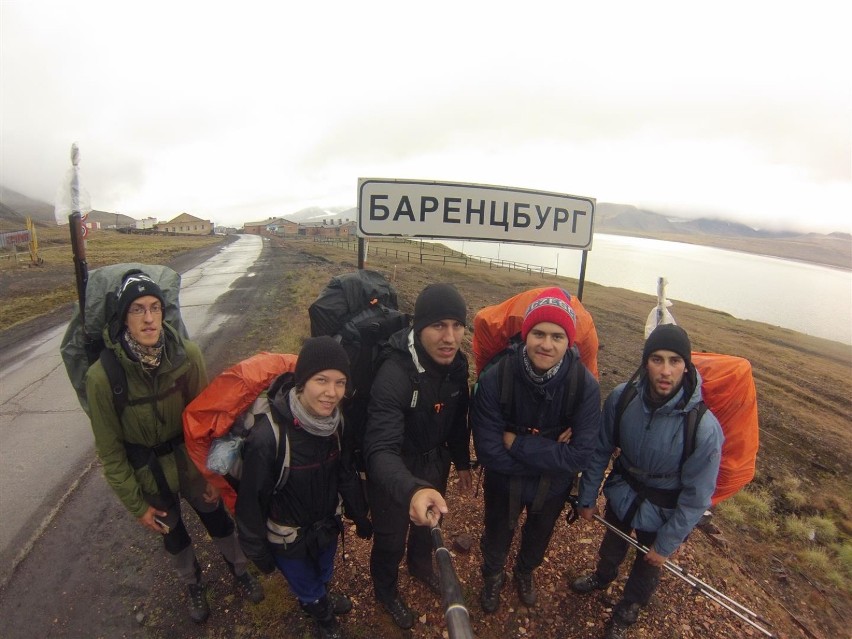 Piotrkowianie na Spitsbergenie. Barentsburg był jednym z...