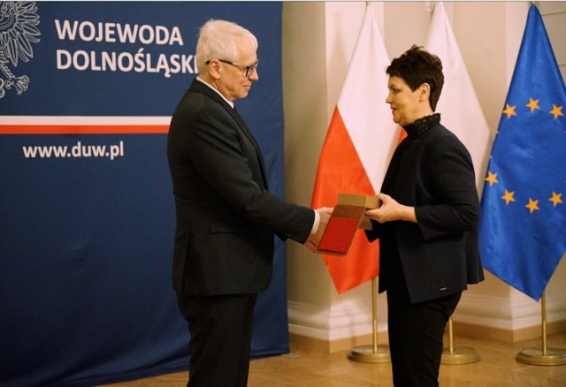 Wojewoda dolnośląski przekazał medal Gloria Artis przyznany pośmiertnie dla Telemacha Pilitsidisa, głogowskiego malarza. Odebrała go jego żona