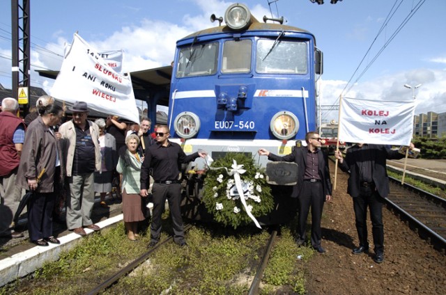 Na zdjęciu pożegnanie pociągu "Gwarek"(Słupsk – Koszalin – Poznań – Wrocław – Katowice)